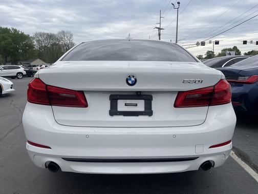 2019 BMW 530 530i