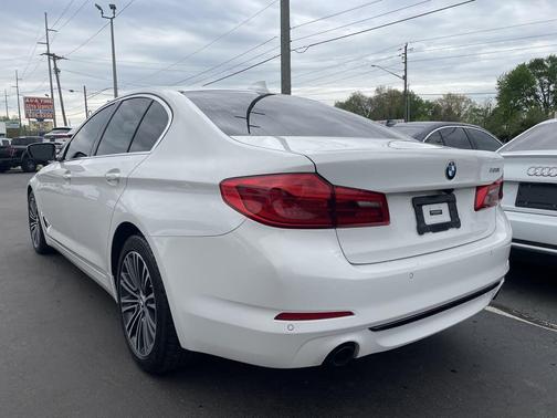 2019 BMW 530 530i