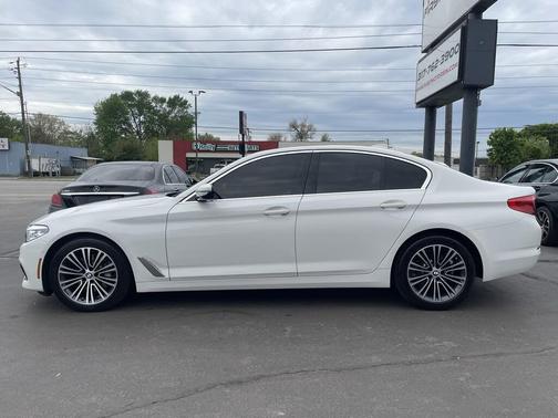 2019 BMW 530 530i