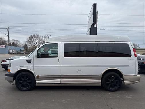 2011 GMC Savana 2500 LT