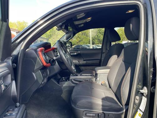 2020 Toyota Tacoma TRD Sport