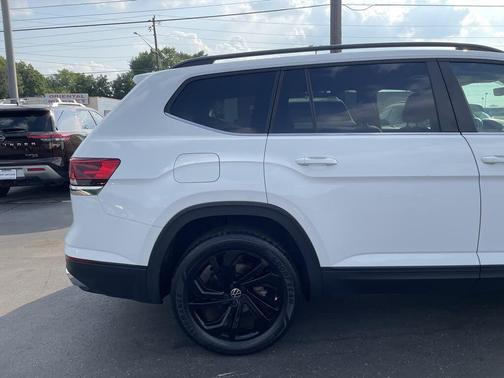 2022 Volkswagen Atlas 2.0T SE w/Technology