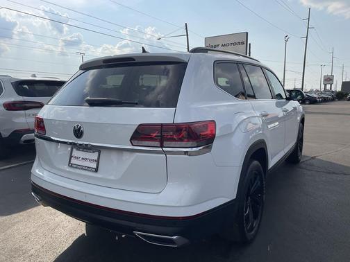 2022 Volkswagen Atlas 2.0T SE w/Technology