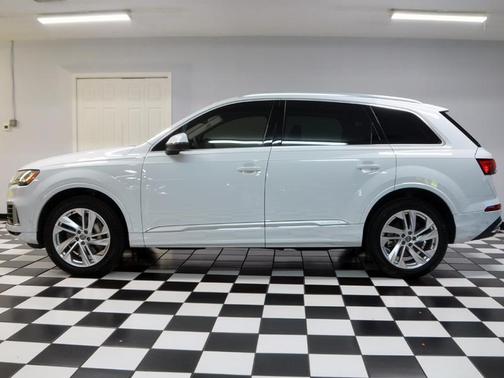 2020 Audi Q7 55 Premium Plus