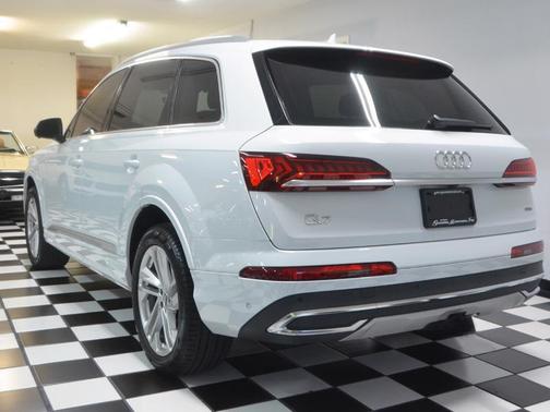 2020 Audi Q7 55 Premium Plus
