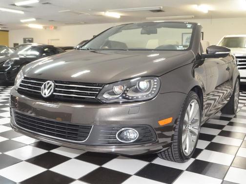 BLACK OAK METALLIC (BROWN) 2013 Volkswagen Eos Lux