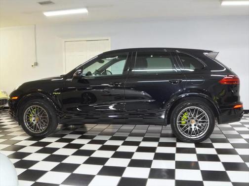2017 Porsche Cayenne E-Hybrid S