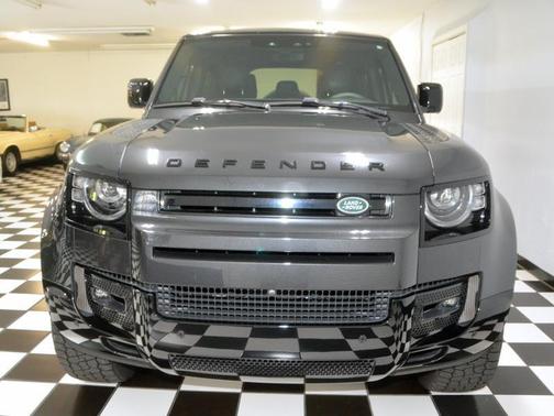 2023 Land Rover Defender 110 V8