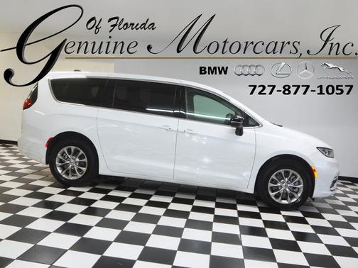 2024 Chrysler Pacifica Touring L