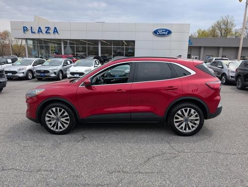 2022 Ford Escape TITANIUM