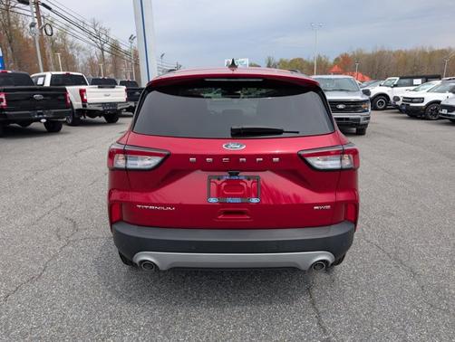 2022 Ford Escape TITANIUM