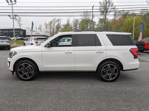 Photo 2 of 3 of 2020 Ford Expedition LIMITED