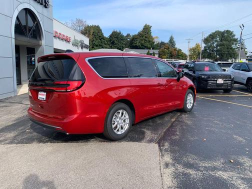 Red Hot Pearlcoat 2027 Chrysler Pacifica L