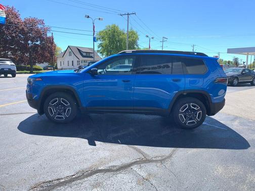Hydro Blue Pearlcoat 2026 Jeep Cherokee Laredo 4x4