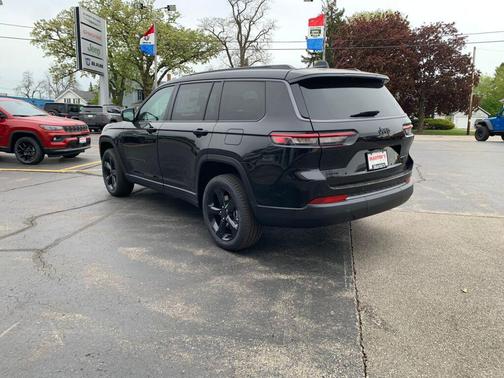 Diamond Black Crystal Pearlcoat 2026 Jeep Grand Cherokee L Limited