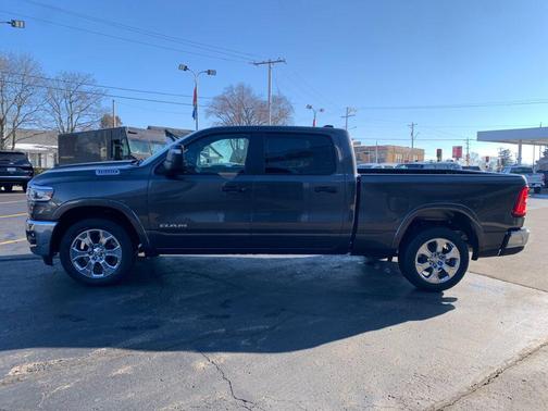 Granite Crystal Metallic Clearcoat 2026 RAM 1500 Big Horn/Lone Star