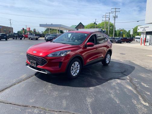 Rapid Red Metallic Tinted Clearcoat 2020 Ford Escape SE