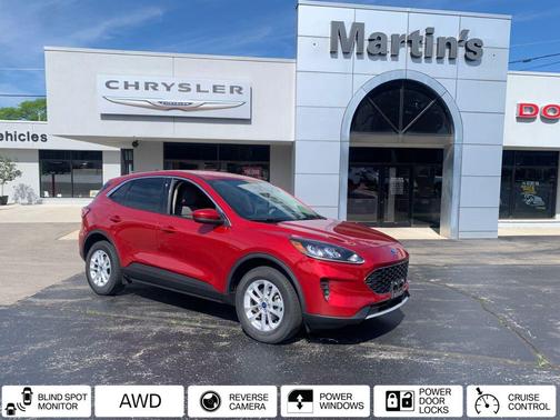 Rapid Red Metallic Tinted Clearcoat 2020 Ford Escape SE