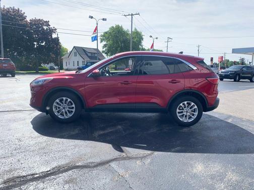 Rapid Red Metallic Tinted Clearcoat 2020 Ford Escape SE