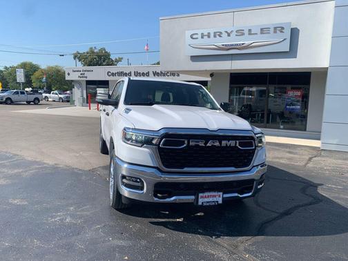 Bright White Clearcoat 2026 RAM 1500 Big Horn/Lone Star