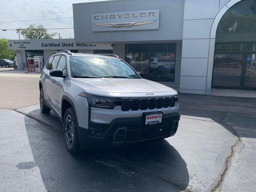 Silver Zynith Clearcoat 2026 Jeep Cherokee Laredo 4x4
