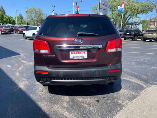 Dark Cherry 2013 Kia Sorento LX