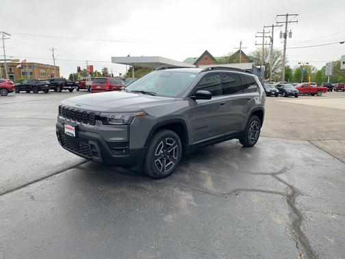 Sting-Gray Clearcoat 2026 Jeep Cherokee Laredo 4x4