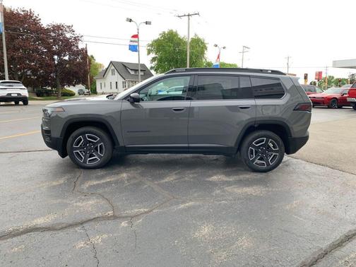 Sting-Gray Clearcoat 2026 Jeep Cherokee Laredo 4x4