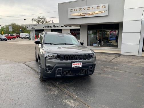 Sting-Gray Clearcoat 2026 Jeep Cherokee Laredo 4x4