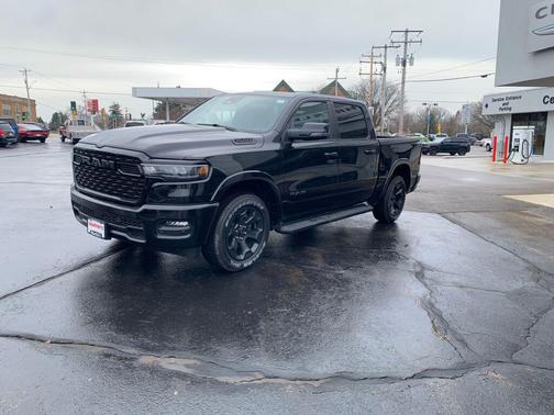 Diamond Black Crystal Pearlcoat 2026 RAM 1500 Big Horn/Lone Star