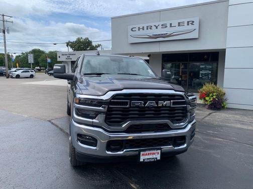 Granite Crystal Metallic Clearcoat 2026 RAM 2500 Big Horn Crew Cab 4x4 6'4' Box