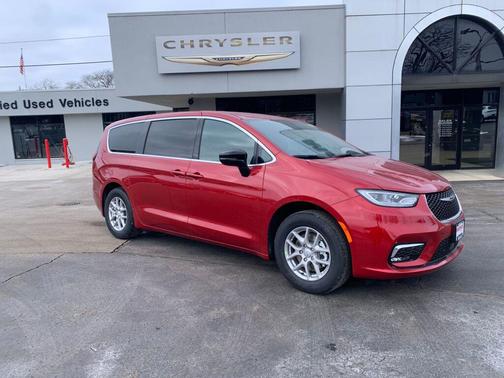 Red Hot Pearlcoat 2026 Chrysler Pacifica L