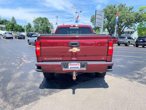 RED 2017 Chevrolet Silverado 1500 LT