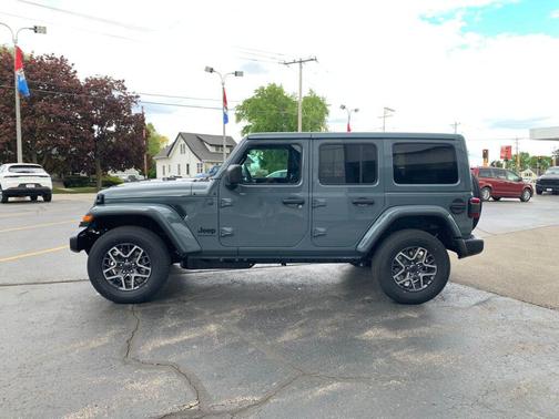 Anvil Clearcoat 2026 Jeep Wrangler 4-Door Sahara 4x4