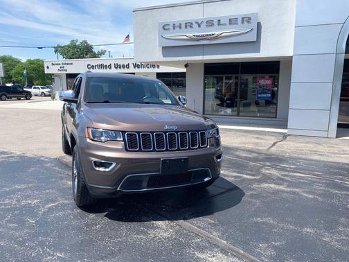 Walnut Brown Metallic Clearcoat 2017 Jeep Grand Cherokee Limited