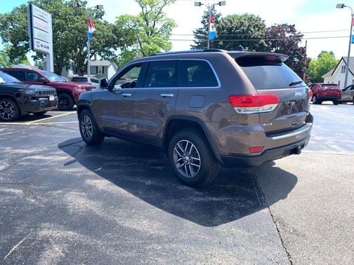 Walnut Brown Metallic Clearcoat 2017 Jeep Grand Cherokee Limited