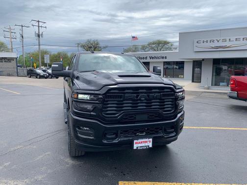 Diamond Black Crystal Pearlcoat 2026 RAM 2500 Black Express Crew Cab 4x4 6'4' Box