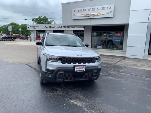 Silver Zynith Clearcoat 2026 Jeep Cherokee Laredo 4x4