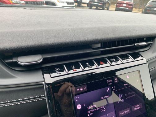 Silver Zynith 2026 Jeep Grand Cherokee L Altitude