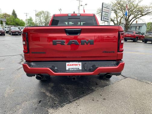 Molten Red Pearlcoat 2026 RAM 1500 Big Horn/Lone Star