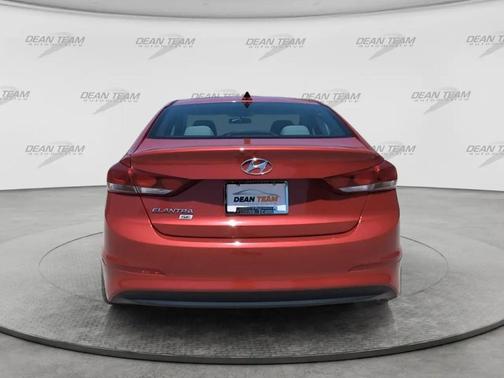 RED 2017 Hyundai ELANTRA SE