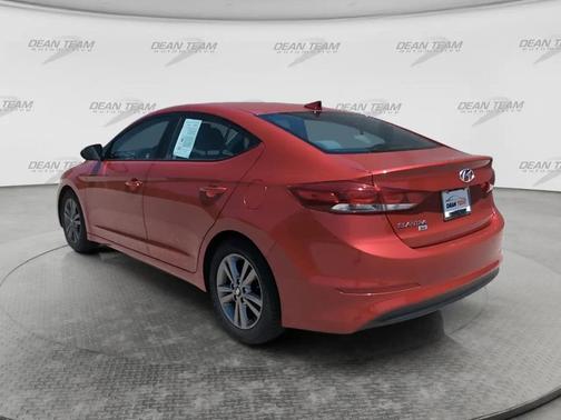 RED 2017 Hyundai ELANTRA SE