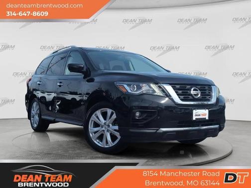 Black 2018 Nissan Pathfinder SL