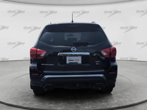 Black 2018 Nissan Pathfinder SL