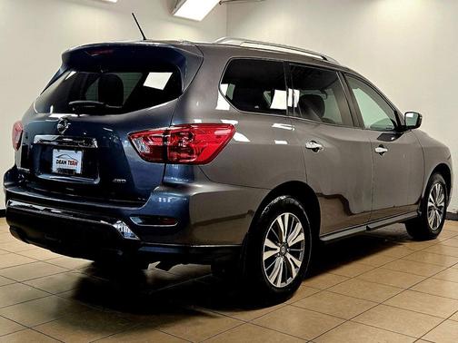 2018 Nissan Pathfinder S