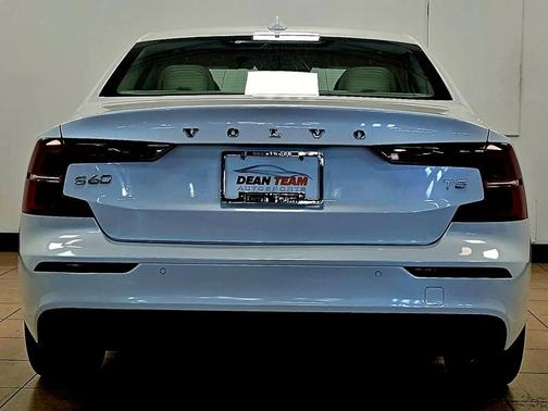 2021 Volvo S60 T5 Momentum