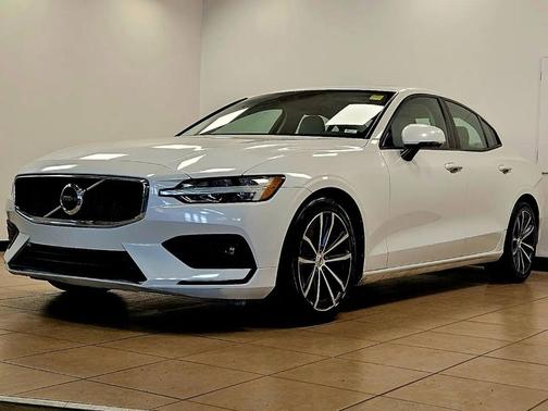 2021 Volvo S60 T5 Momentum