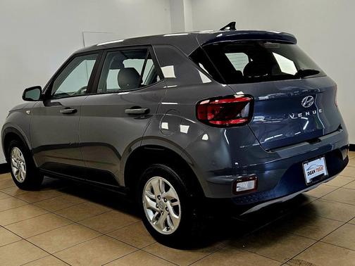 2021 Hyundai VENUE SE