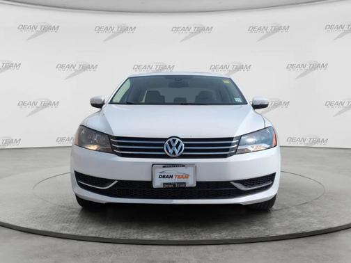 WHITE 2014 Volkswagen Passat 1.8T Auto SE