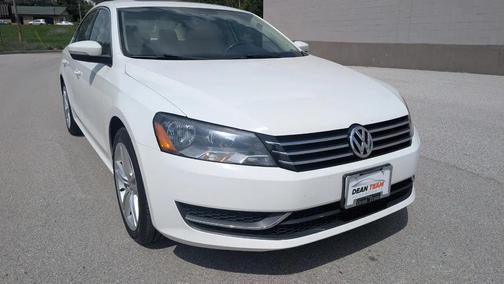 WHITE 2014 Volkswagen Passat 1.8T Auto SE